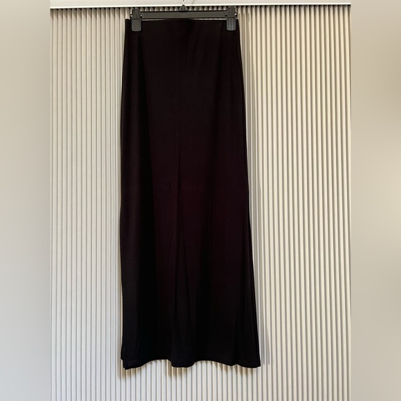 Old Navy Jersey Side-Slit Maxi Skirt - Picture 2 of 5